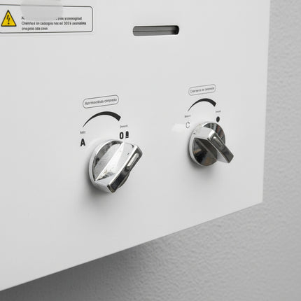 Boiler/calentador De Paso Munich 6 Lts. + Kit De Instalación Blanco